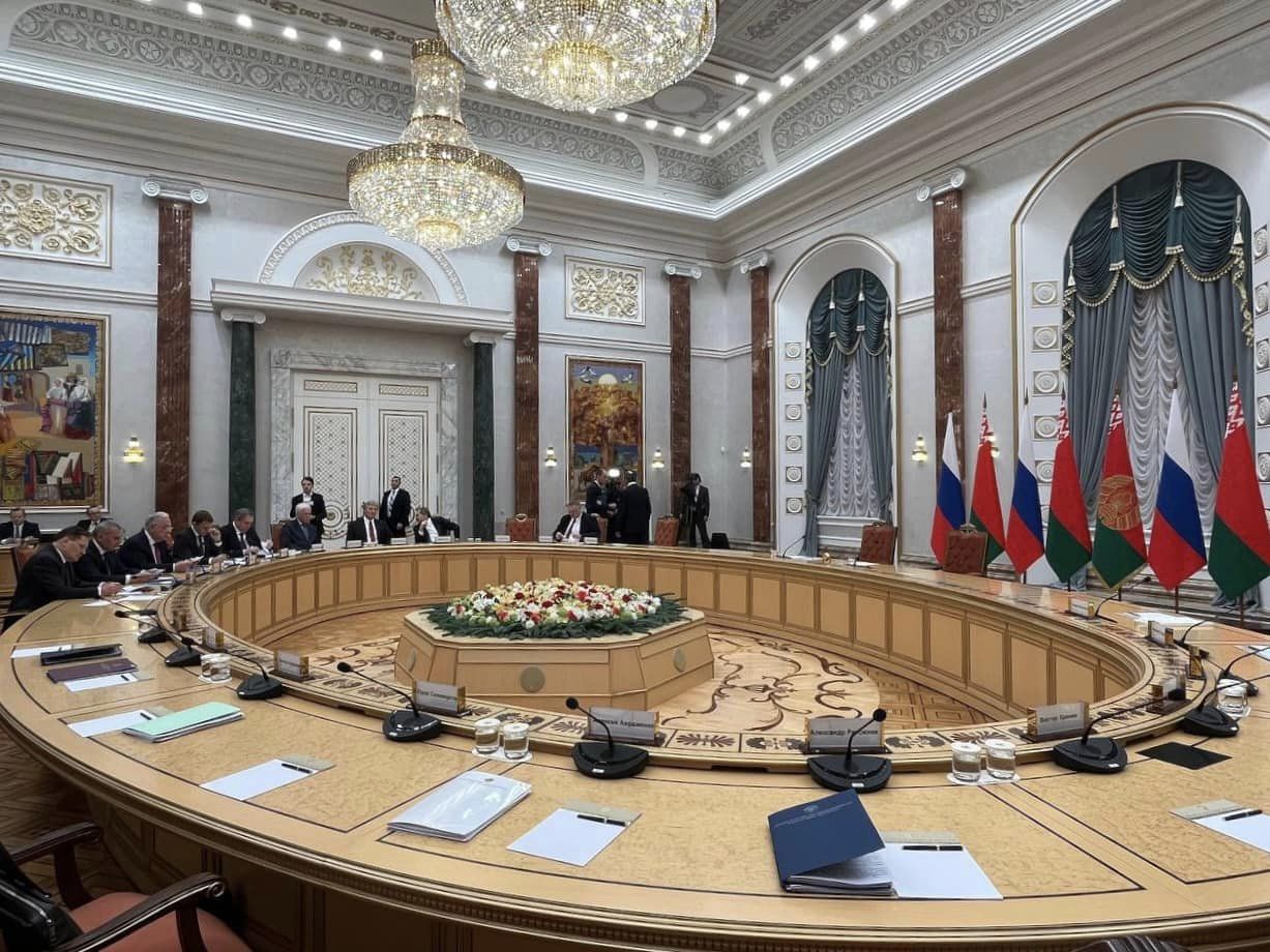 Лукашенко и Путин начали переговоры в Минске
