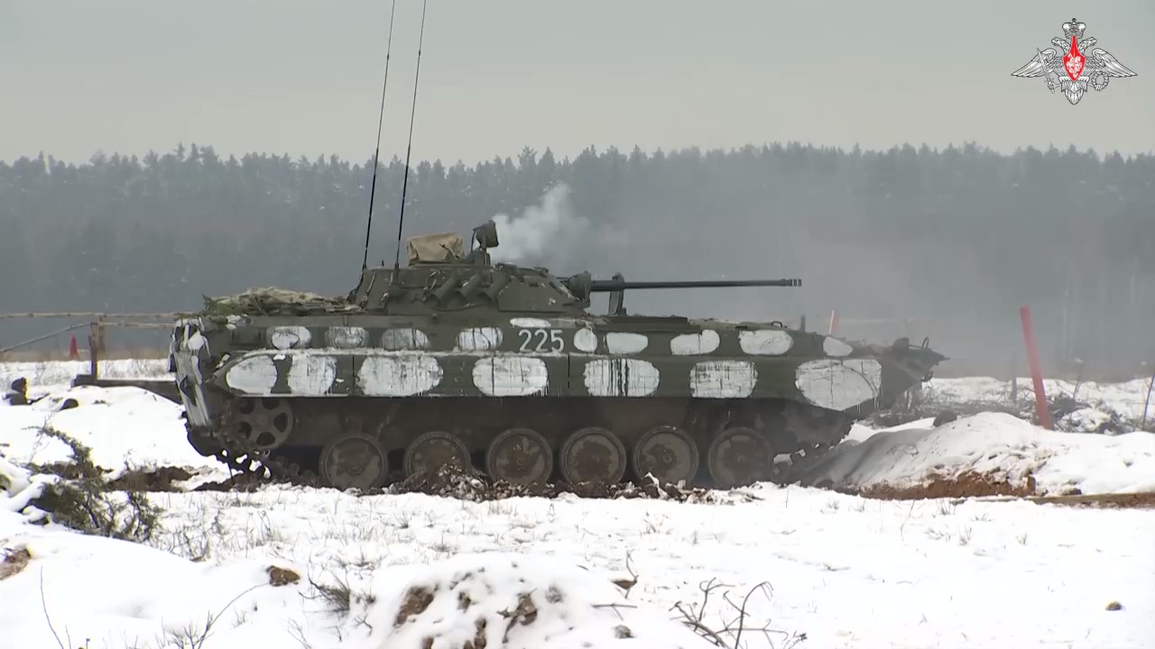 Минобороны России показало ротные тактические учения в Беларуси под флагом ДНР