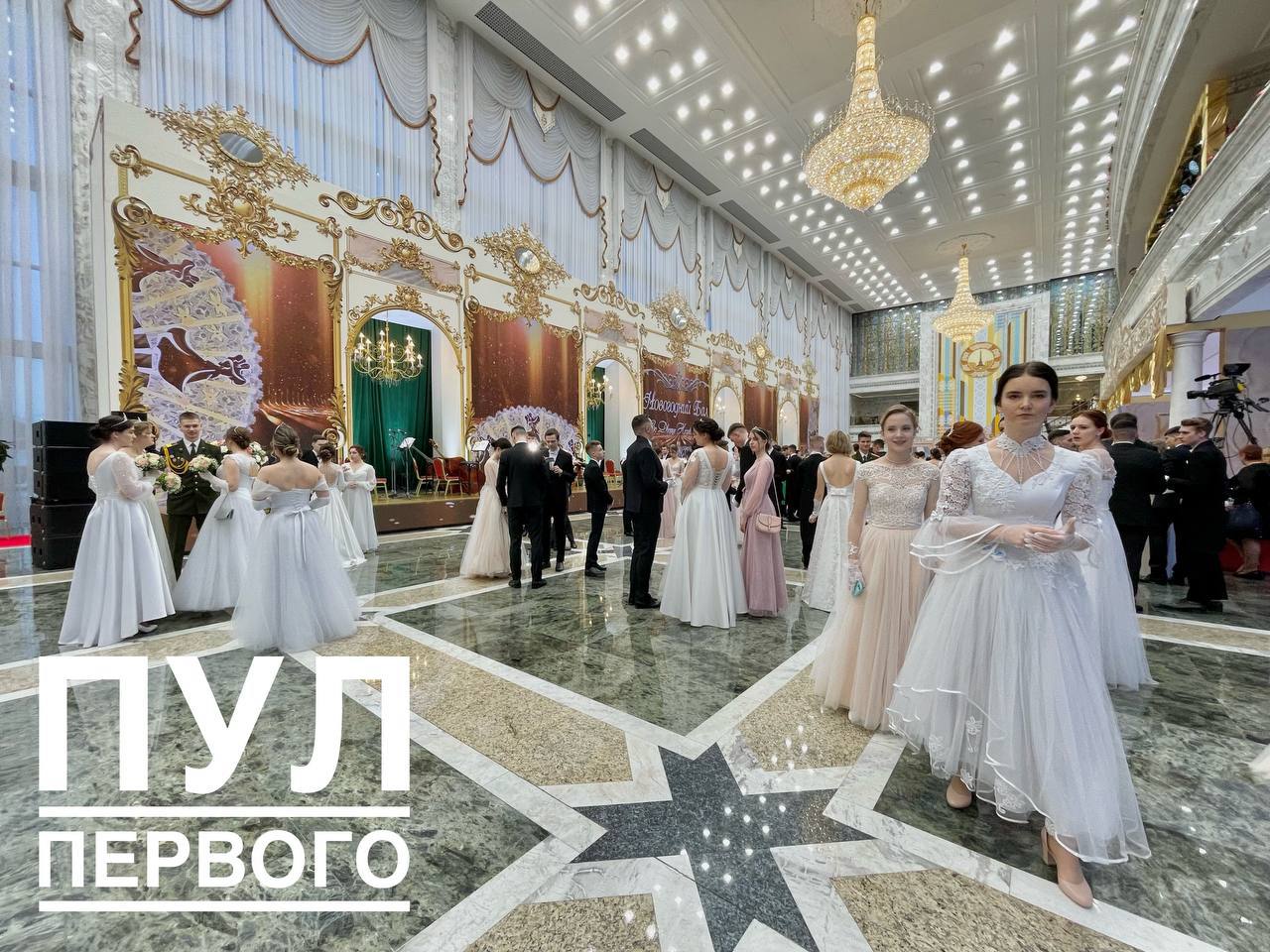 Лукашенко примет участие в новогоднем балу молодежи
