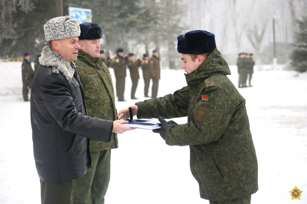 Батарея ЗРК "Тор-М2К" передана в войска