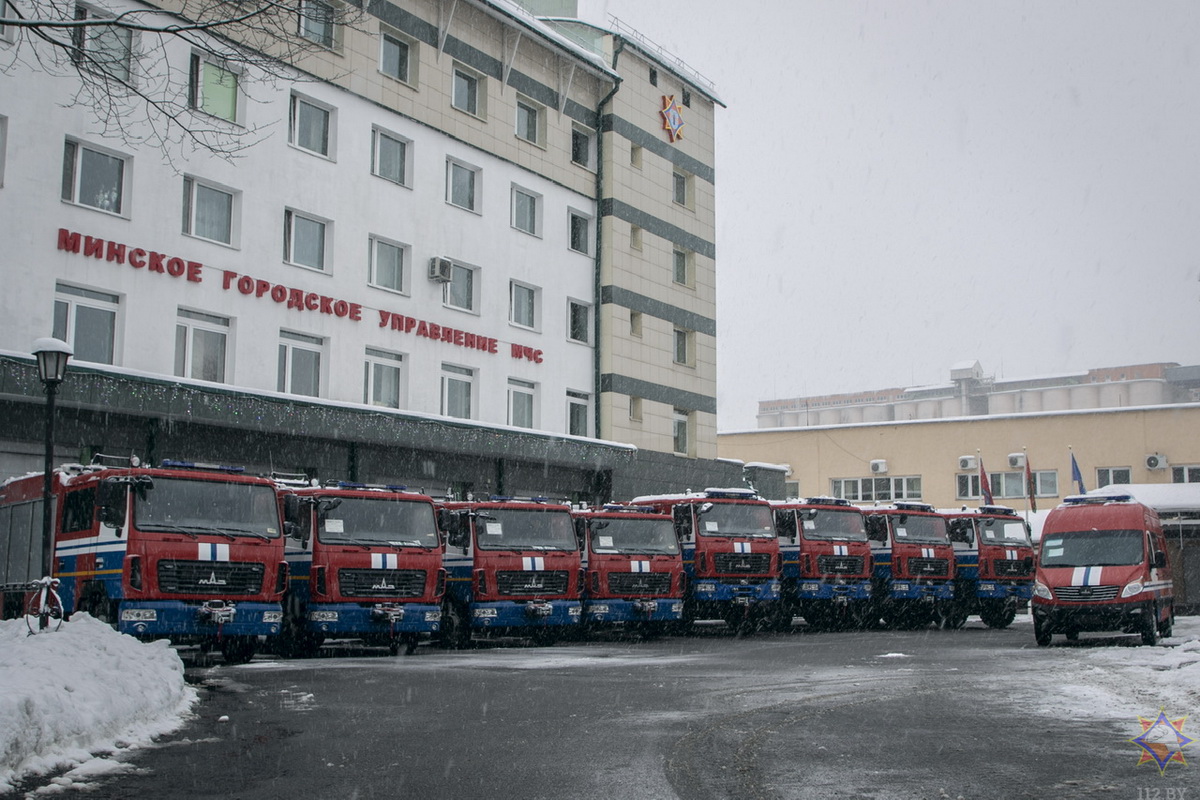 МЧС получило 103 новых пожарных машины