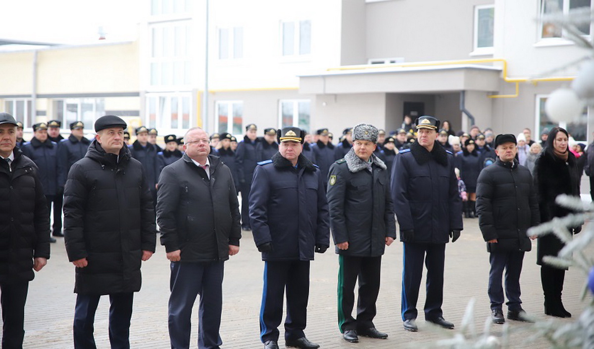 В Сеннице открыли дом для сотрудников СК и КГК