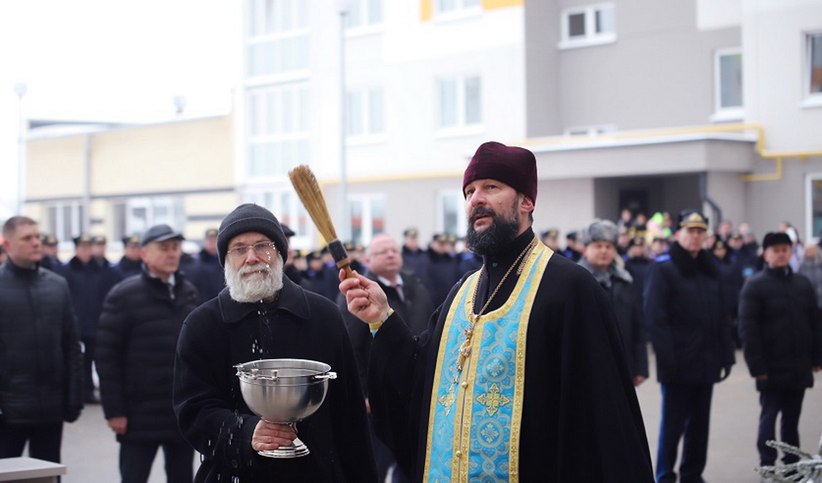 В Сеннице открыли дом для сотрудников СК и КГК