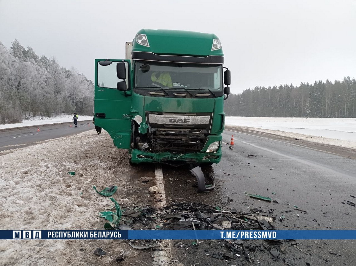 Смертельное ДТП в Толочинском районе: легковушка влетела в фуру