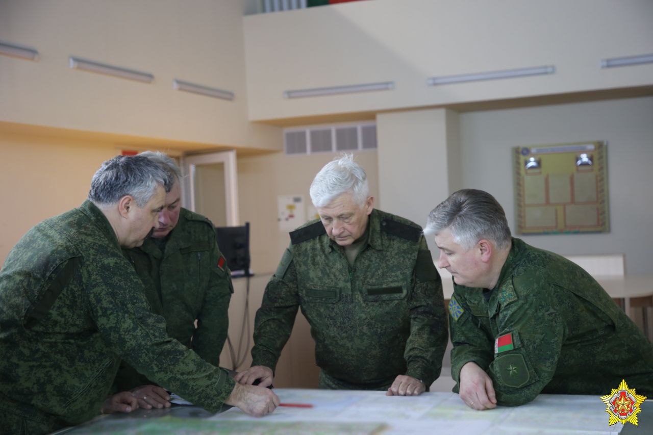 Глава ВВС Беларуси заявил, что он командует летно-тактическим учением