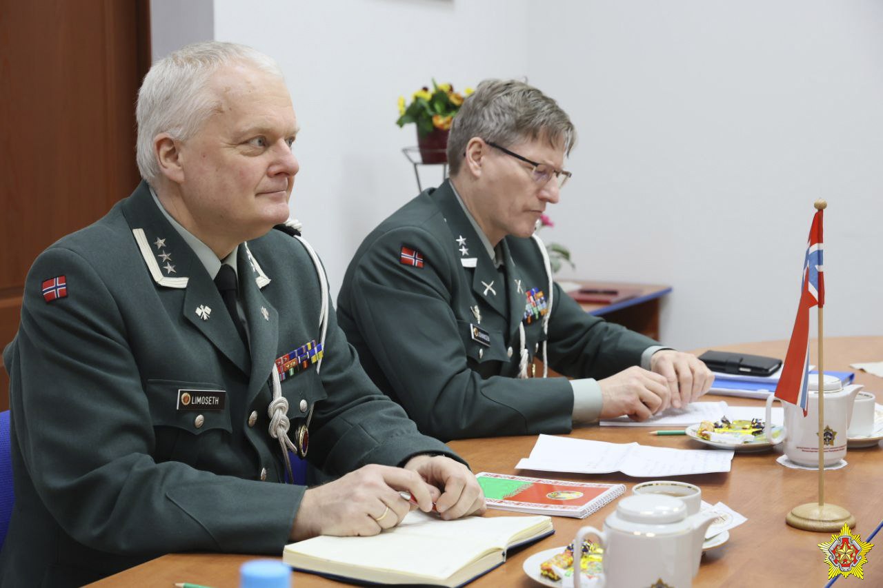 Беларусь и Норвегия обсудили военно-политическую обстановку