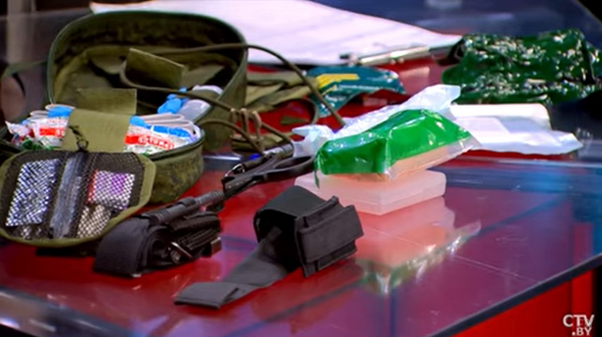 На госТВ рассказали об армейских аптечках, которыми хвастался Лукашенко
