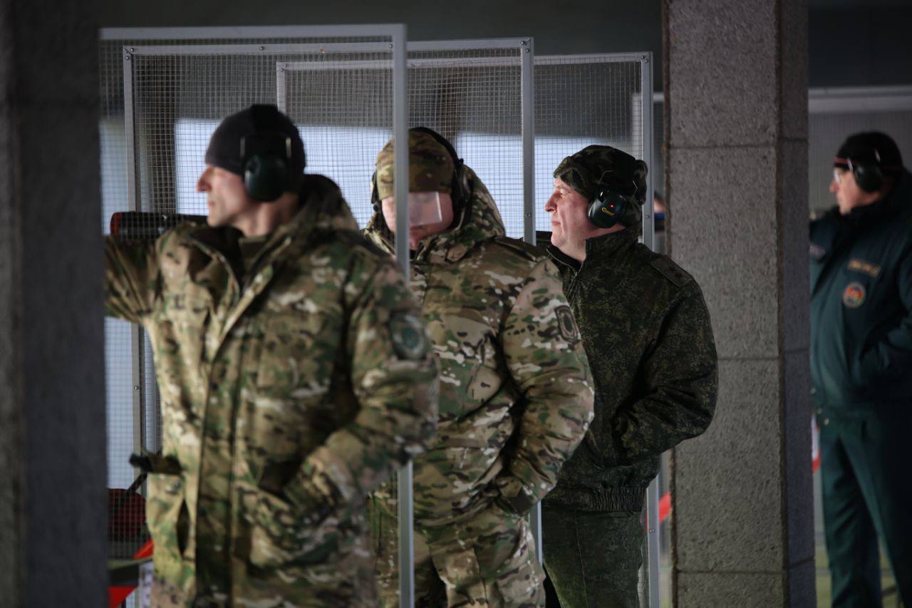 Хренин и Вольфович участвуют в чемпионате по стрельбе - фотофакт