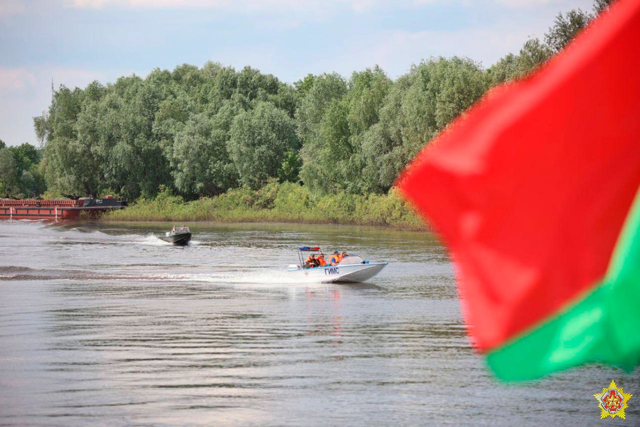 Хренин показал председателям исполкома территориальную оборону на воде - фото