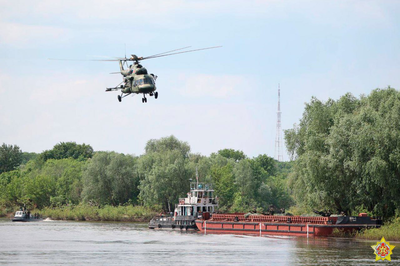 Хренин показал председателям исполкома территориальную оборону на воде - фото