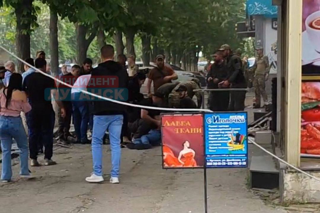 Глава МВД ЛНР ранен в результате покушения в Луганске