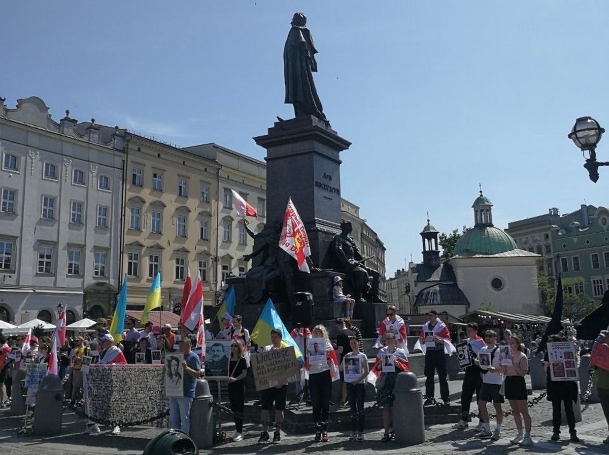 Митинги, шествия, письма, молитвы - как прошел День политзаключенных в Беларуси