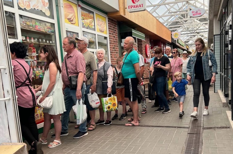 Жители Ростова-на-Дону бросились в магазины делать запасы