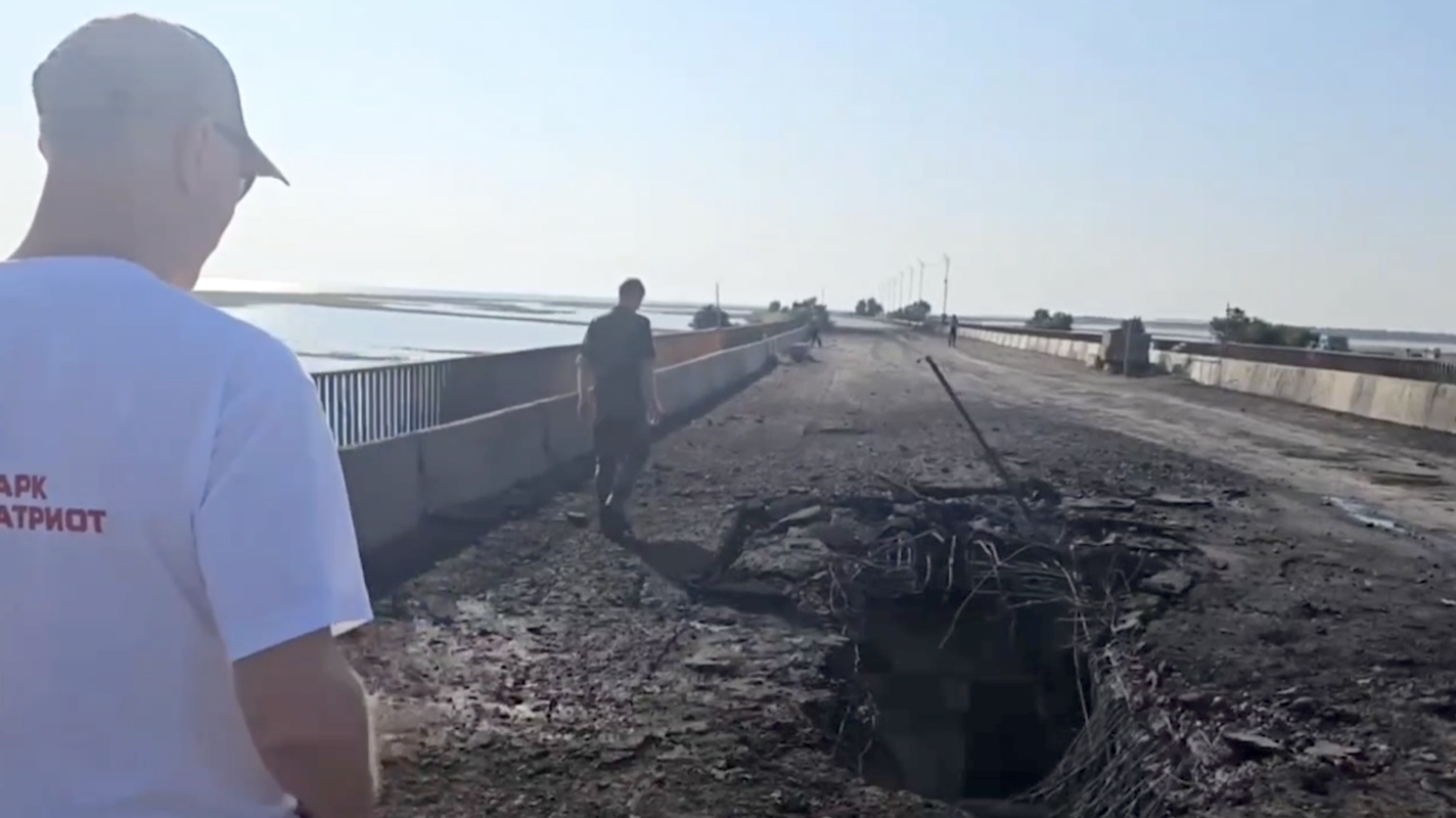 Оккупационная администрация заявила об ударах по мостам между Крымом и Херсонской областью