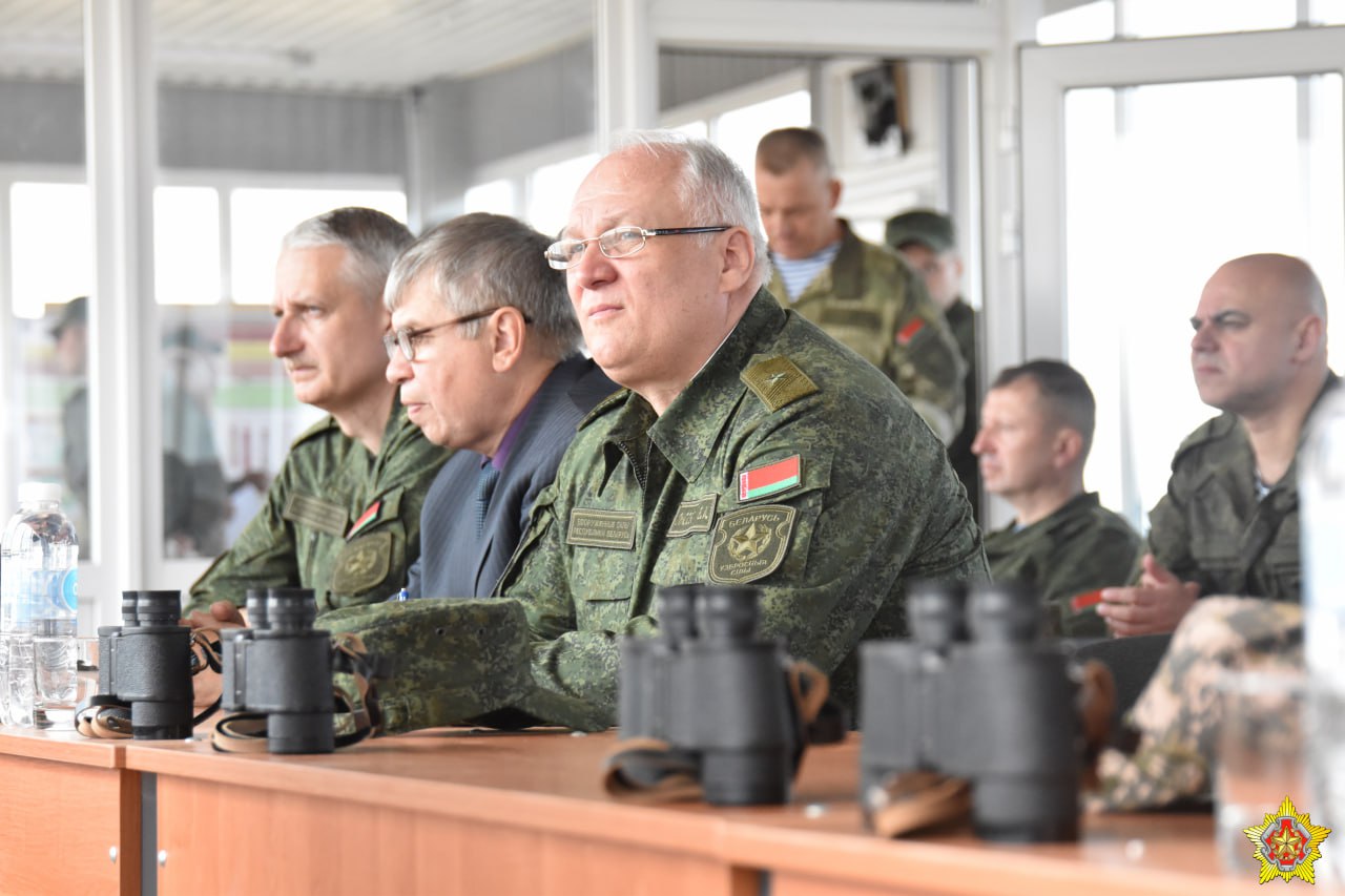 Представители ОДКБ договариваются в Бресте об учениях - фотофакт