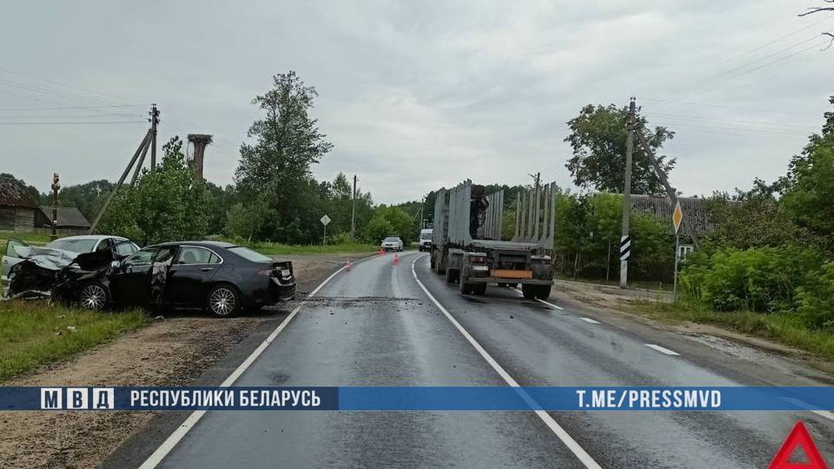 Пять человек пострадали в лобовом ДТП в Ивацевичском районе