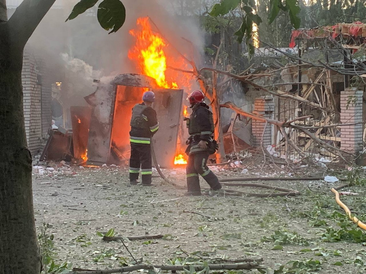 Два человека погибли при ударе по Запорожью