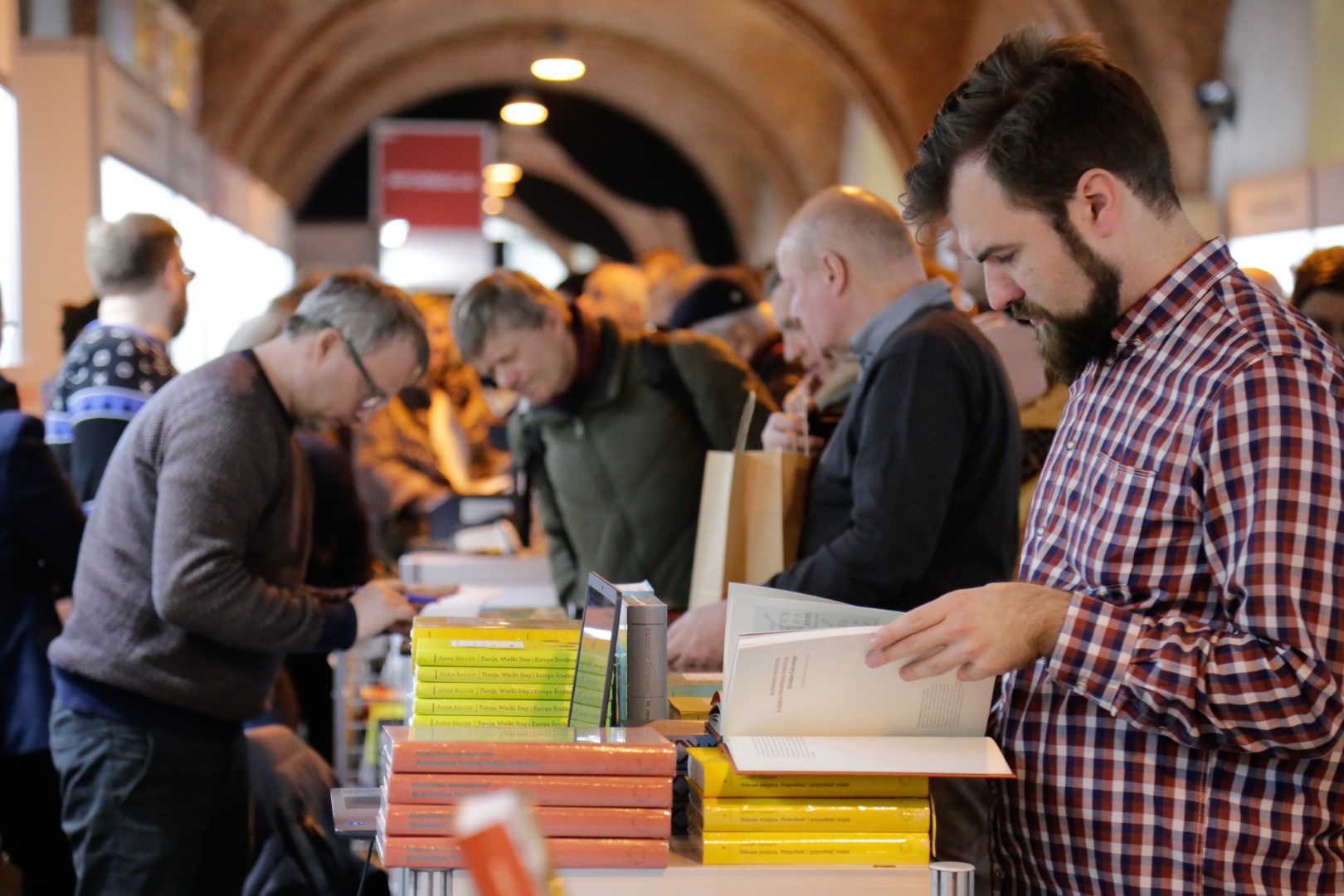 Беларускі стэнд з'явіўся на Кірмашы гістарычнай кнігі ў Варшаве