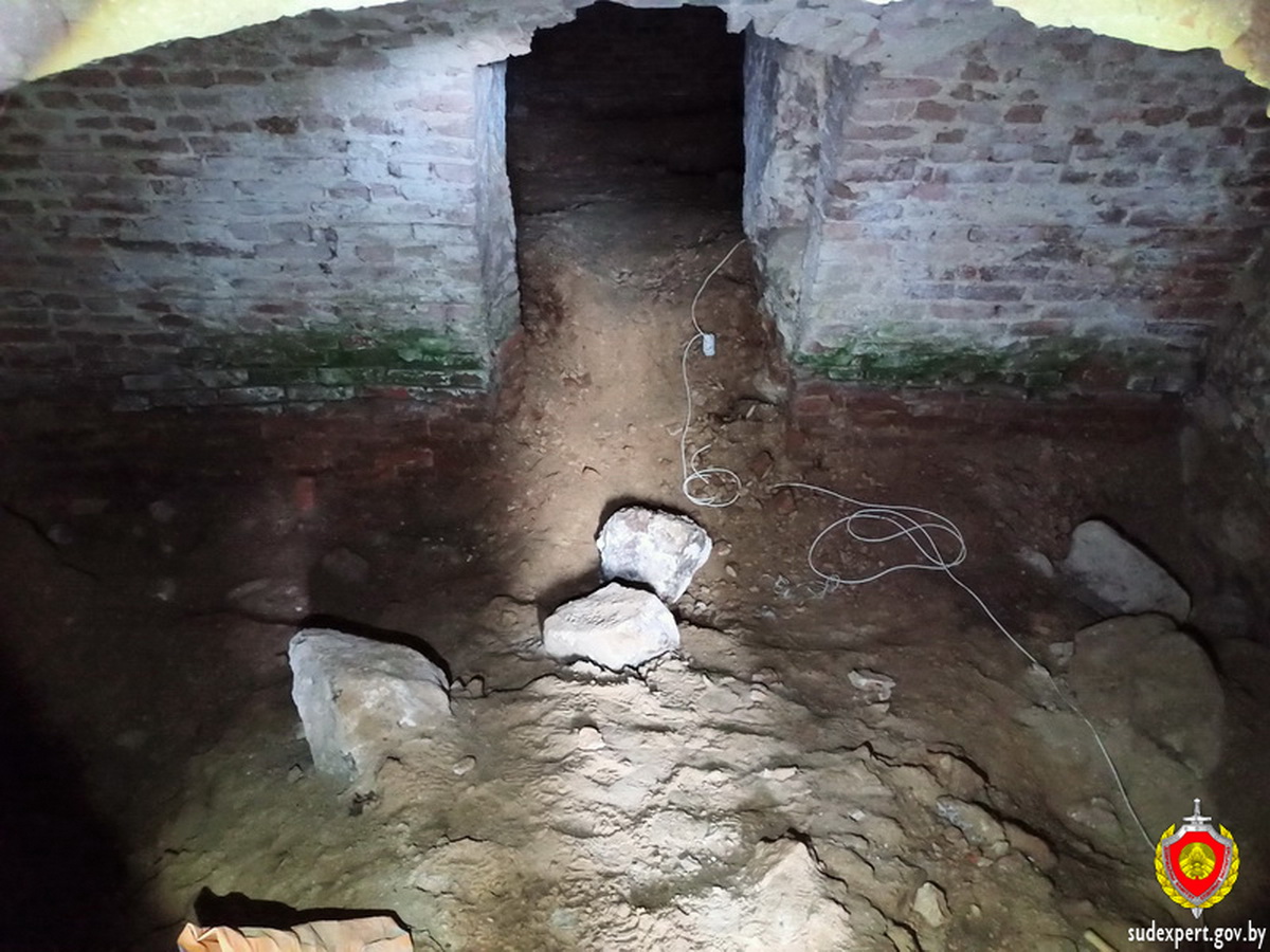 Прихожане нашли в подвале церкви под Кобрином останки 20 человек, в том числе детей