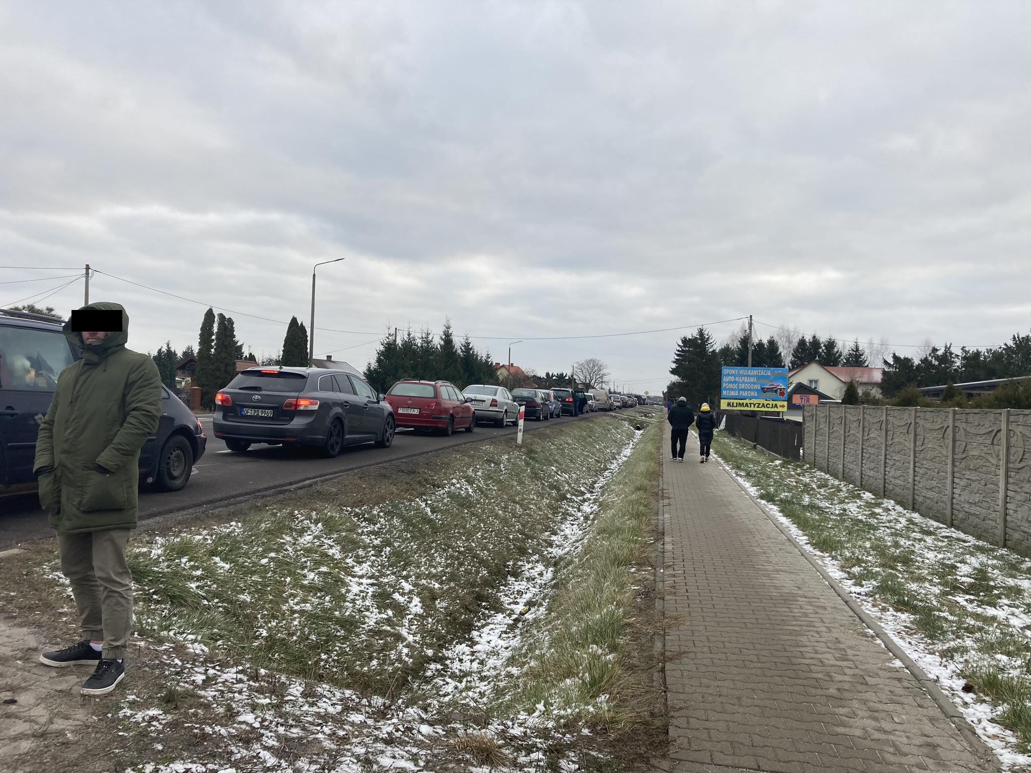 Очередь на въезд в Беларусь из Польши растянулась на 12 км - фотофакт