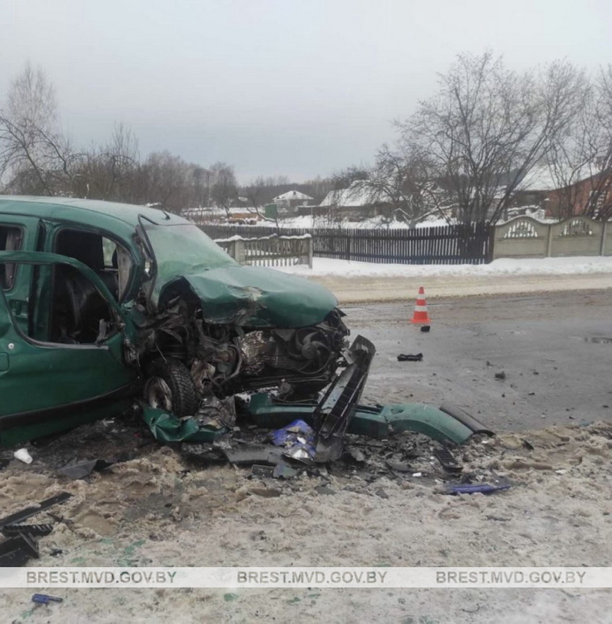 49-летний мужчина погиб в страшном ДТП под Лунинцем