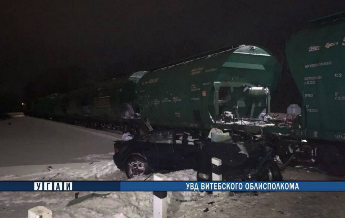 22-летний водитель погиб в столкновении с грузовым поездом под Оршей