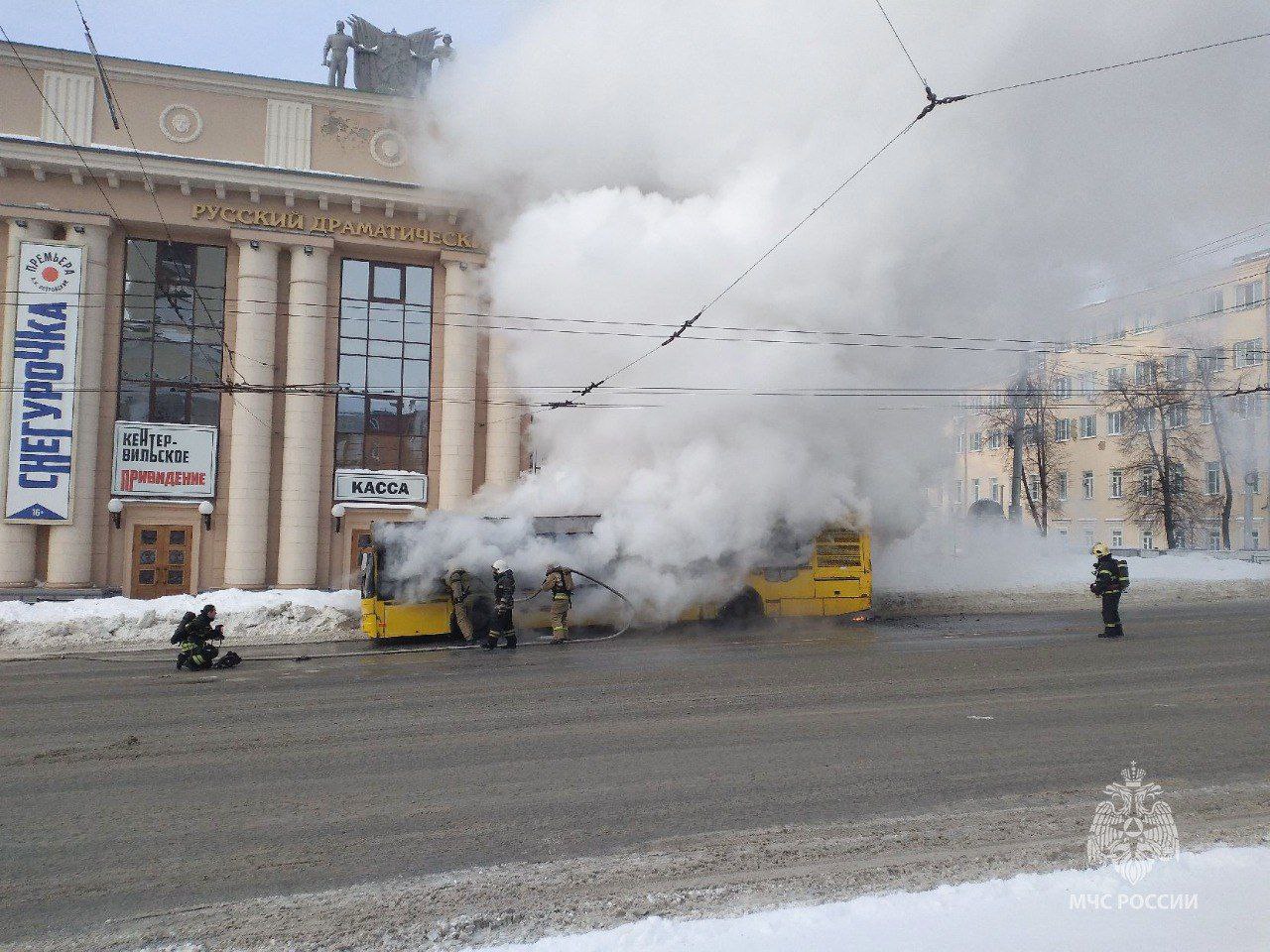 Автобус МАЗ сгорел в Ижевске