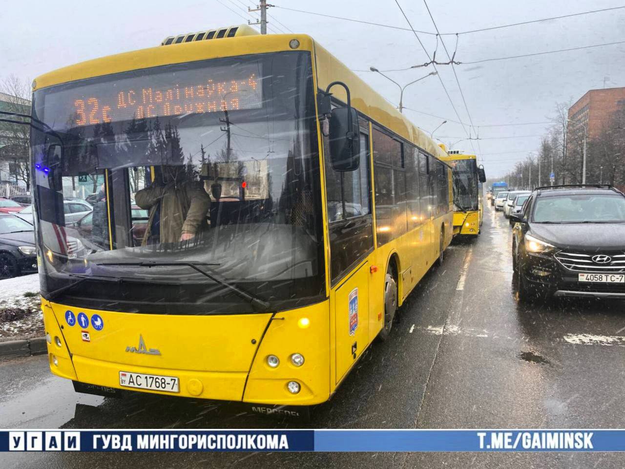 "Предварительно, водитель уснул за рулем". ГАИ назвала причину ДТП с автобусами в Минске