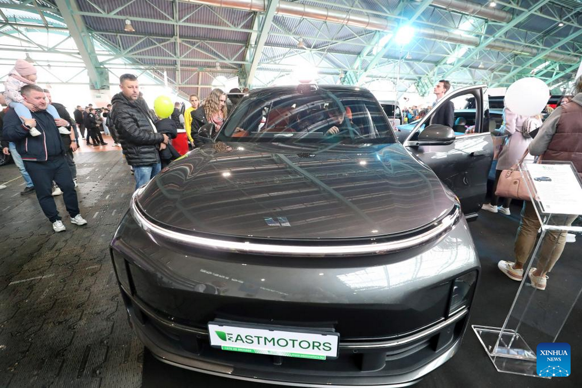"Синьхуа" опубликовало фотоотчет с автовыставки в Минске