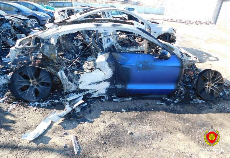 Установлена причина, по которой под Минском сгорели шесть Tesla
