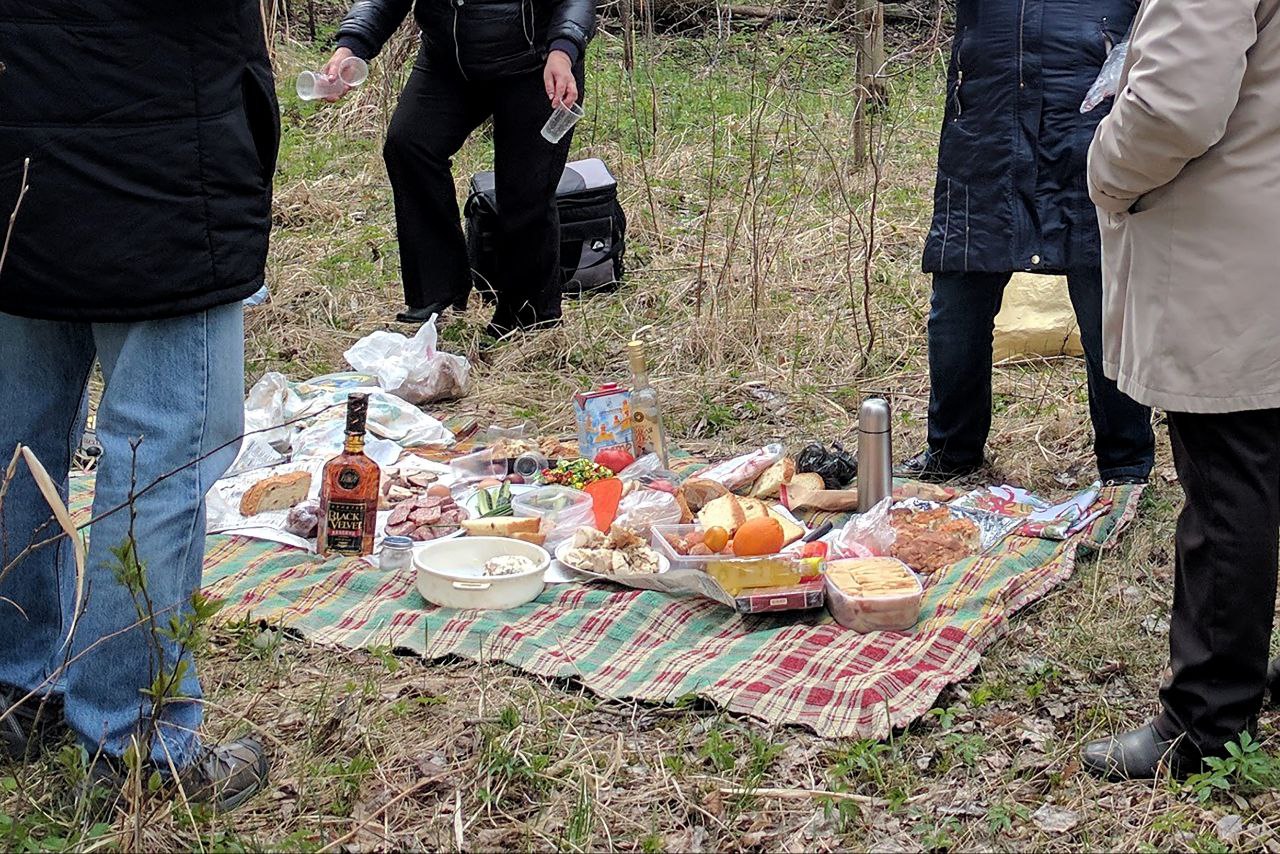 «Мноства дамоў проста закопвалі»: беларуская фатографка Марыя Карнеенка стварае праект пра знішчаныя вёскі пасля Чарнобылю