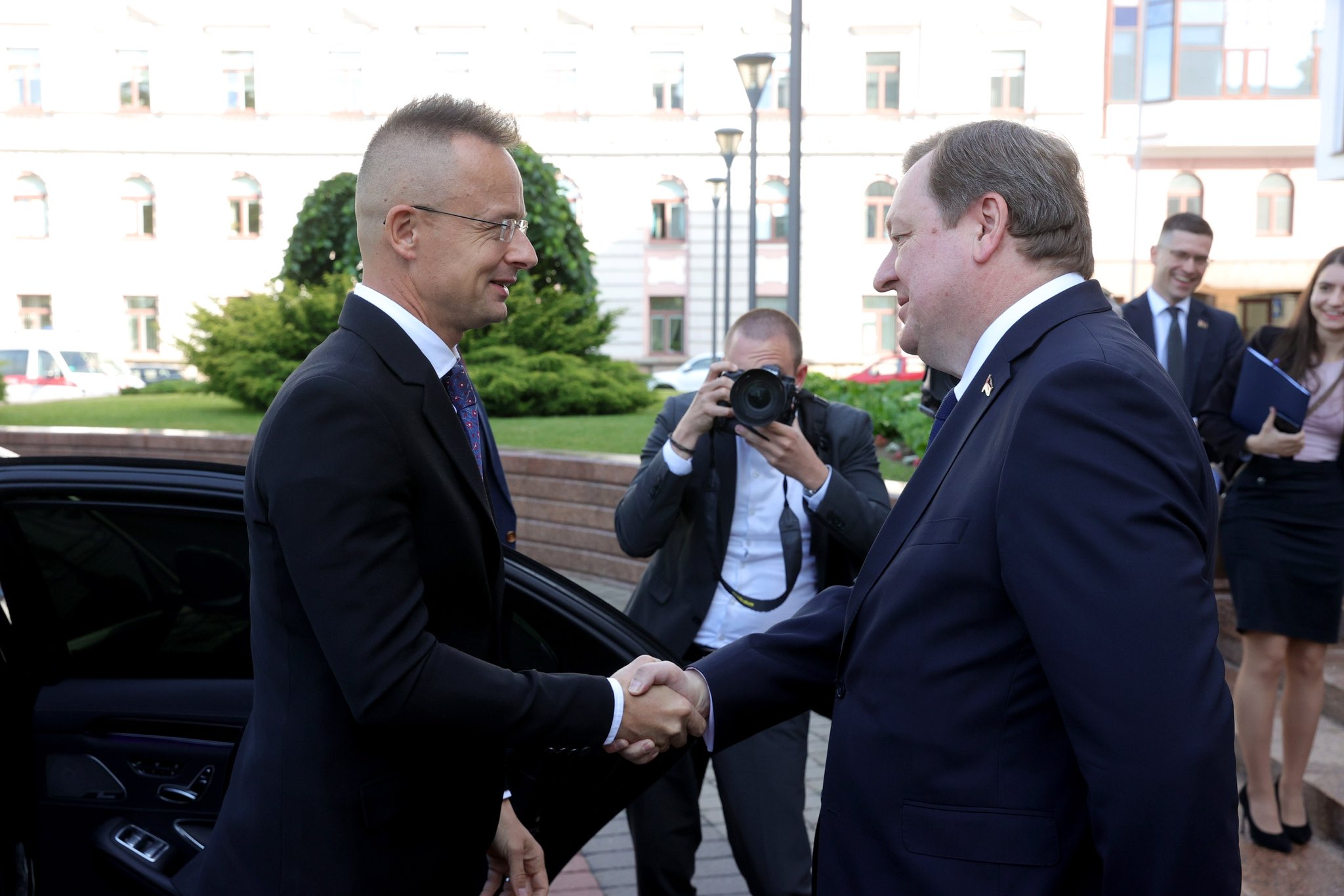 Глава МИД Венгрии прибыл в Минск