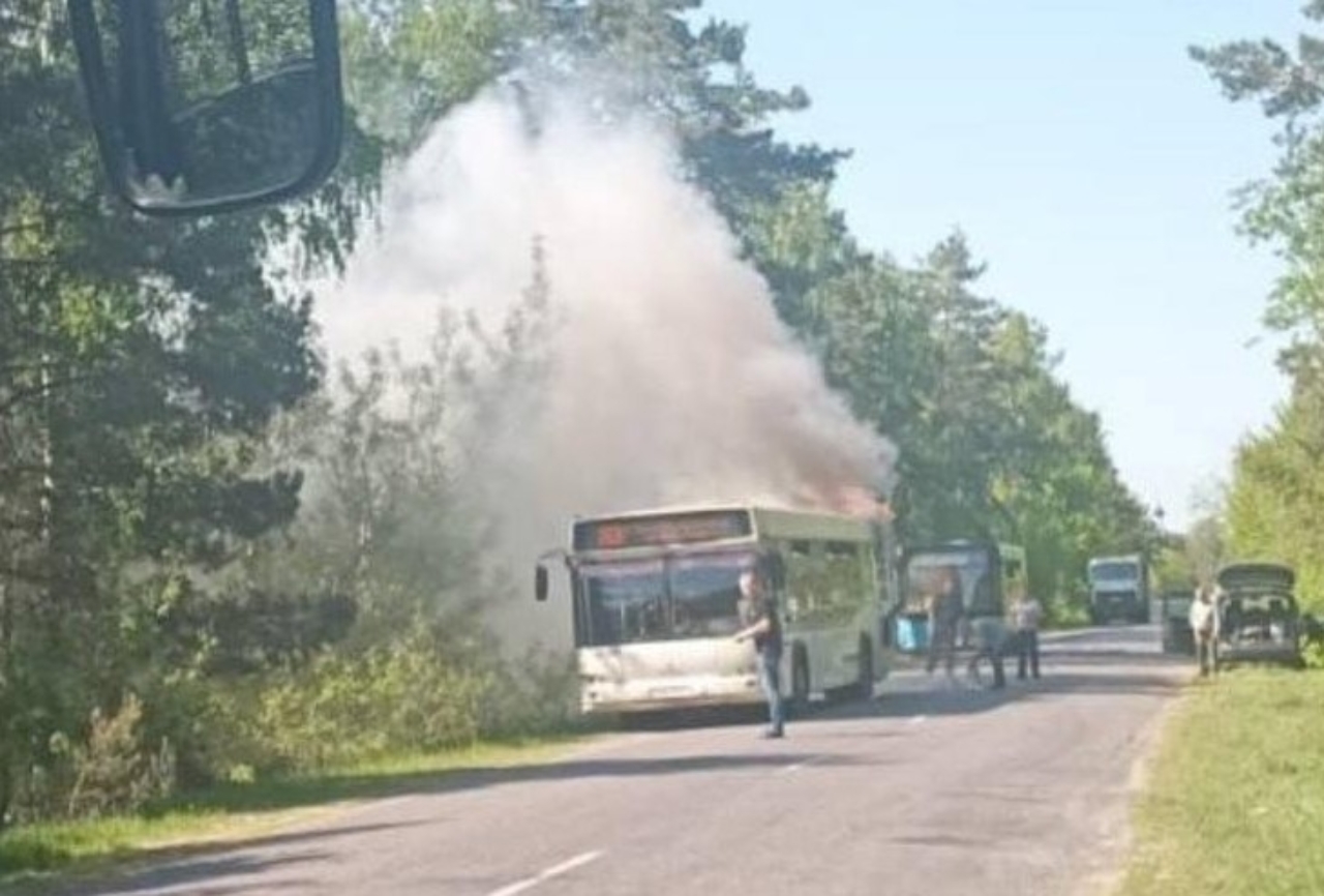 МАЗ загорелся в Пинском районе