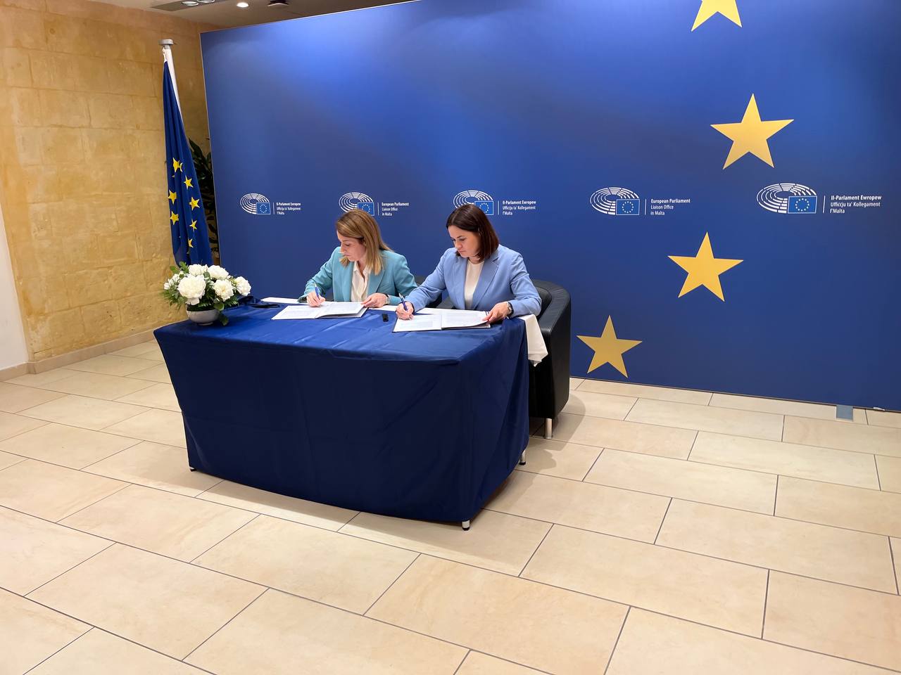 Беларусские демсилы и Европарламент подписали документ о сотрудничестве