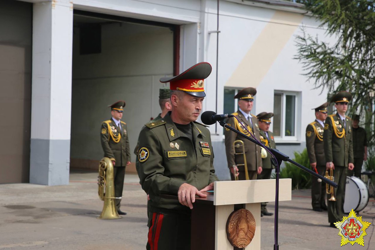 Войска связи получили новые командно-штабные машины