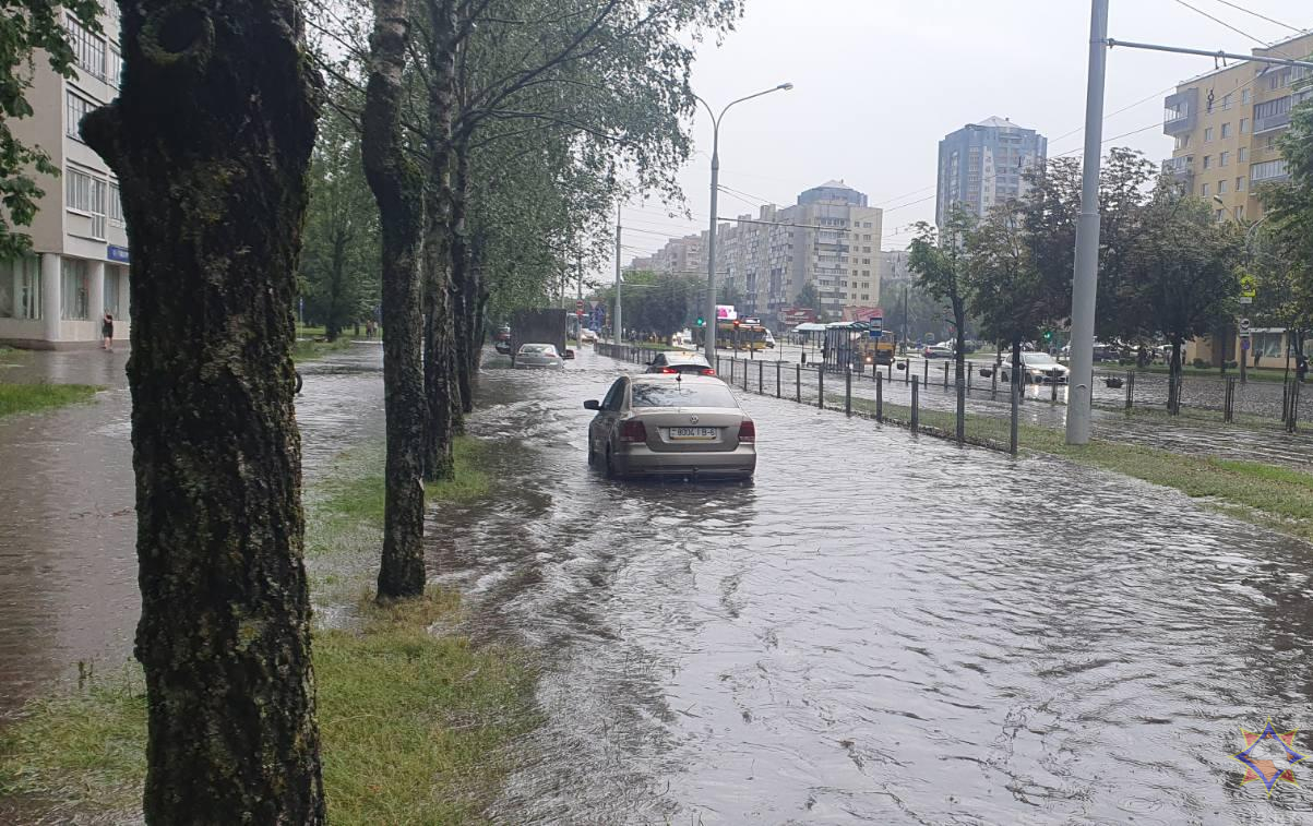 МЧС показало последствия непогоды