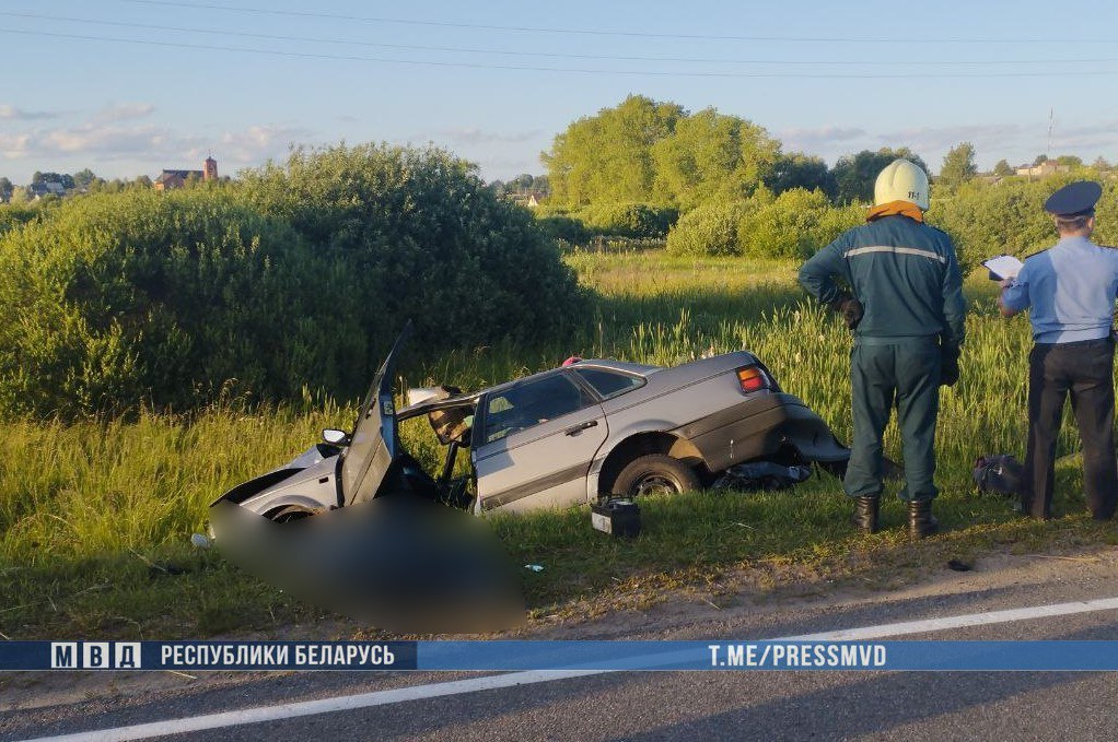 Два человека погибло и 11 пострадало в ДТП с микроавтобусом под Докшицами