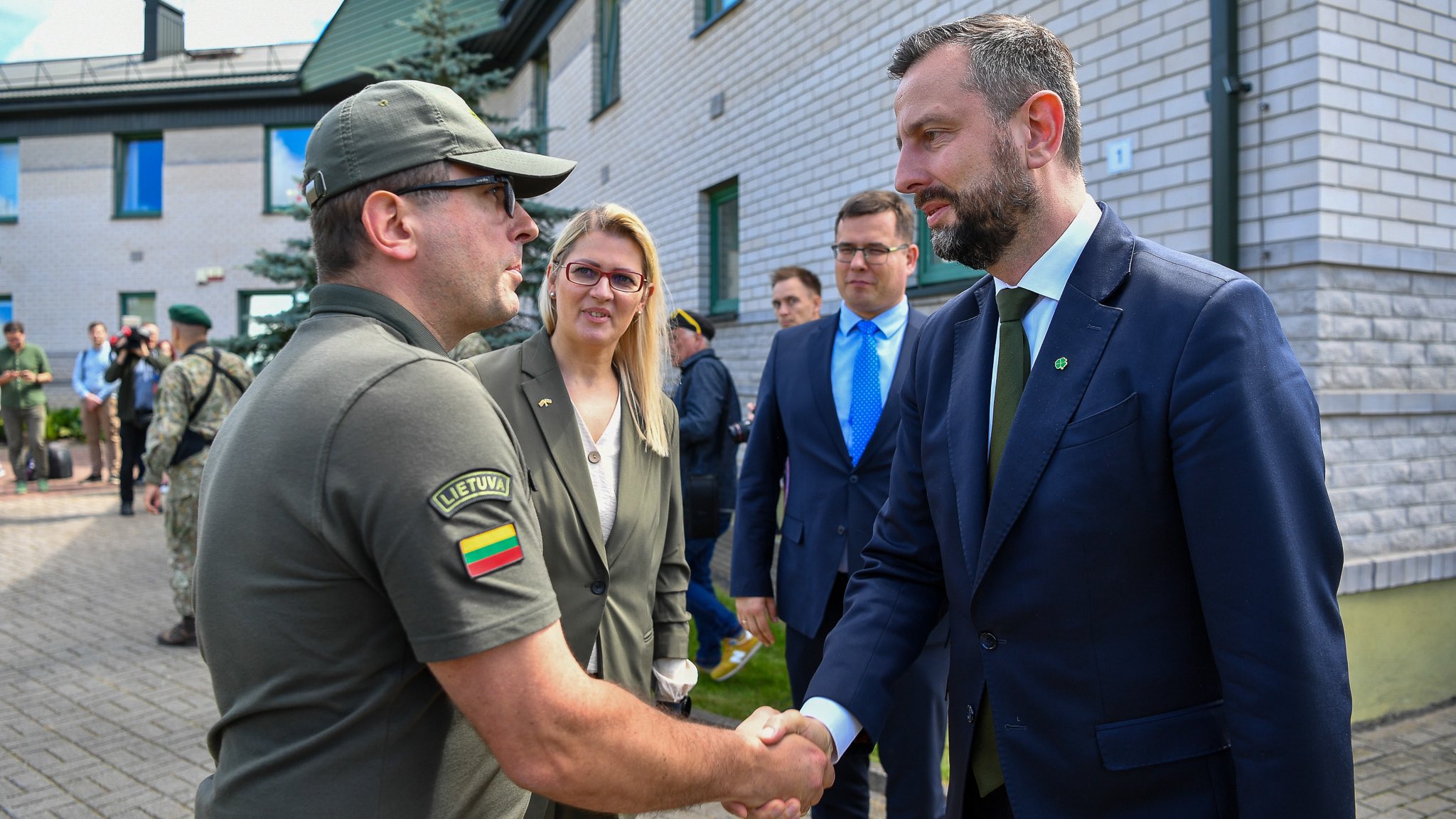 Министры обороны Польши и Литвы встретились у границы с Беларусью