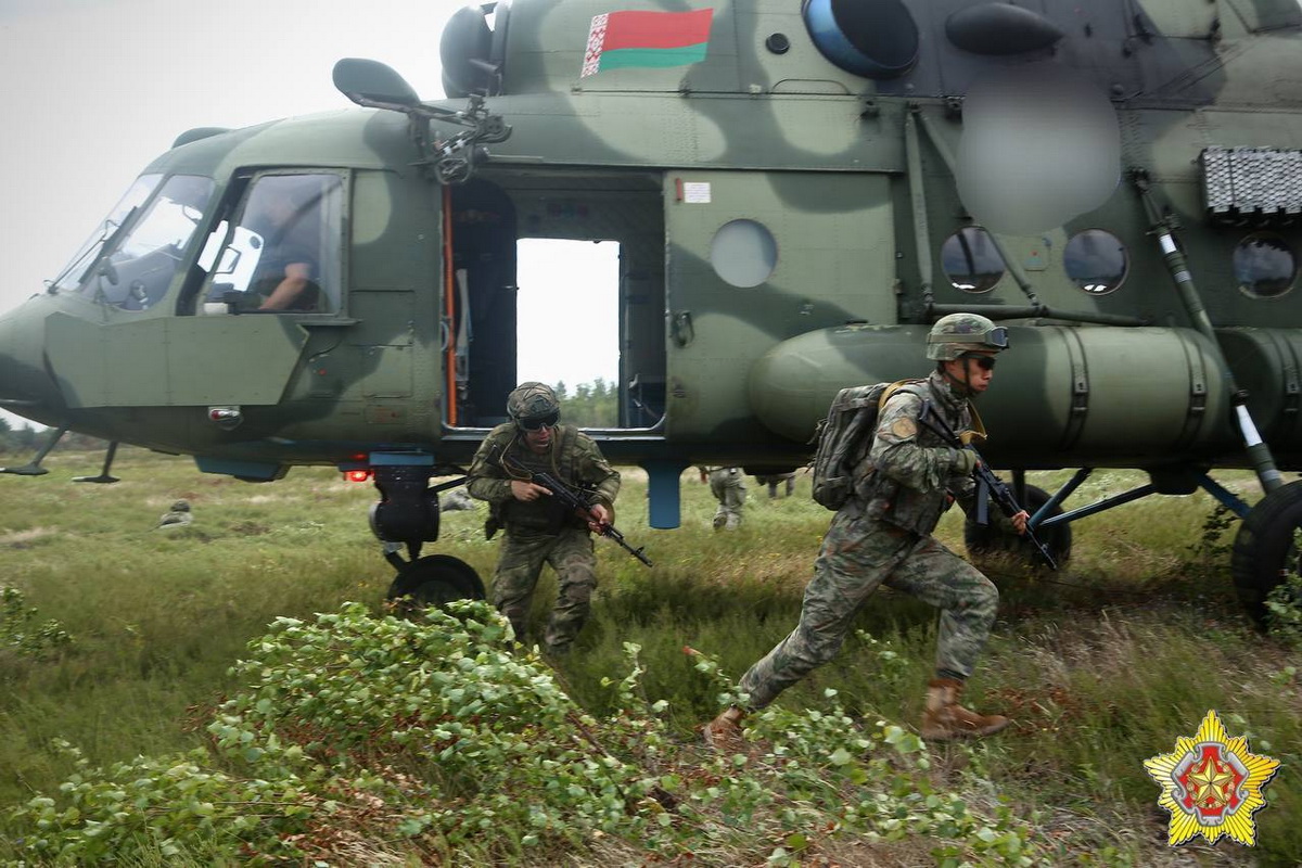 Беларусь и Китай отработали поиск лагеря террористической организации