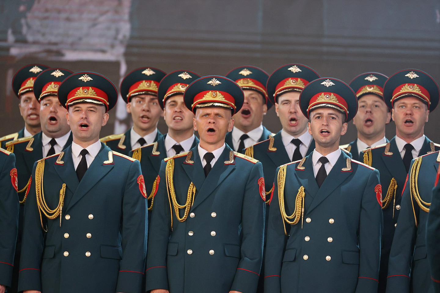 «А с Северной Кореи не будет братьев славян?»: в сети прокомментировали актуальный образ и состав участников «Славянского базара»
