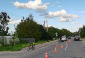 Подростки на мотоцикле и велосипеде устроили ДТП в Браславе