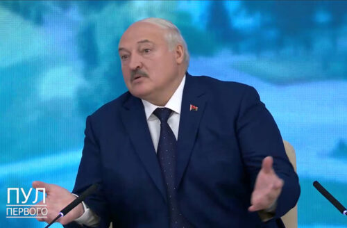 Александр Лукашенко выступает перед студентами Витебского государственного университета