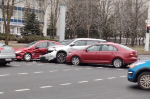 Три автомобиля столкнулись в Минске