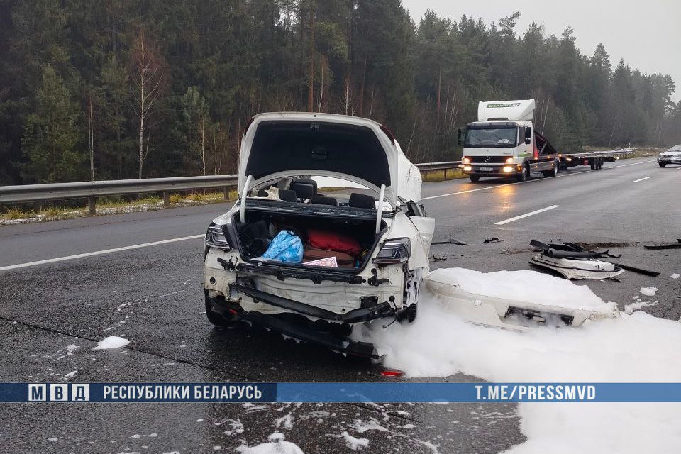 Два человека погибли в аварии на трассе М-1 в Толочинском районе